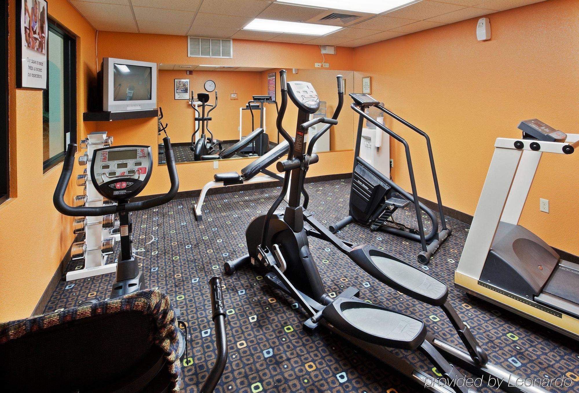 Express By Ihg Hotel Fallon