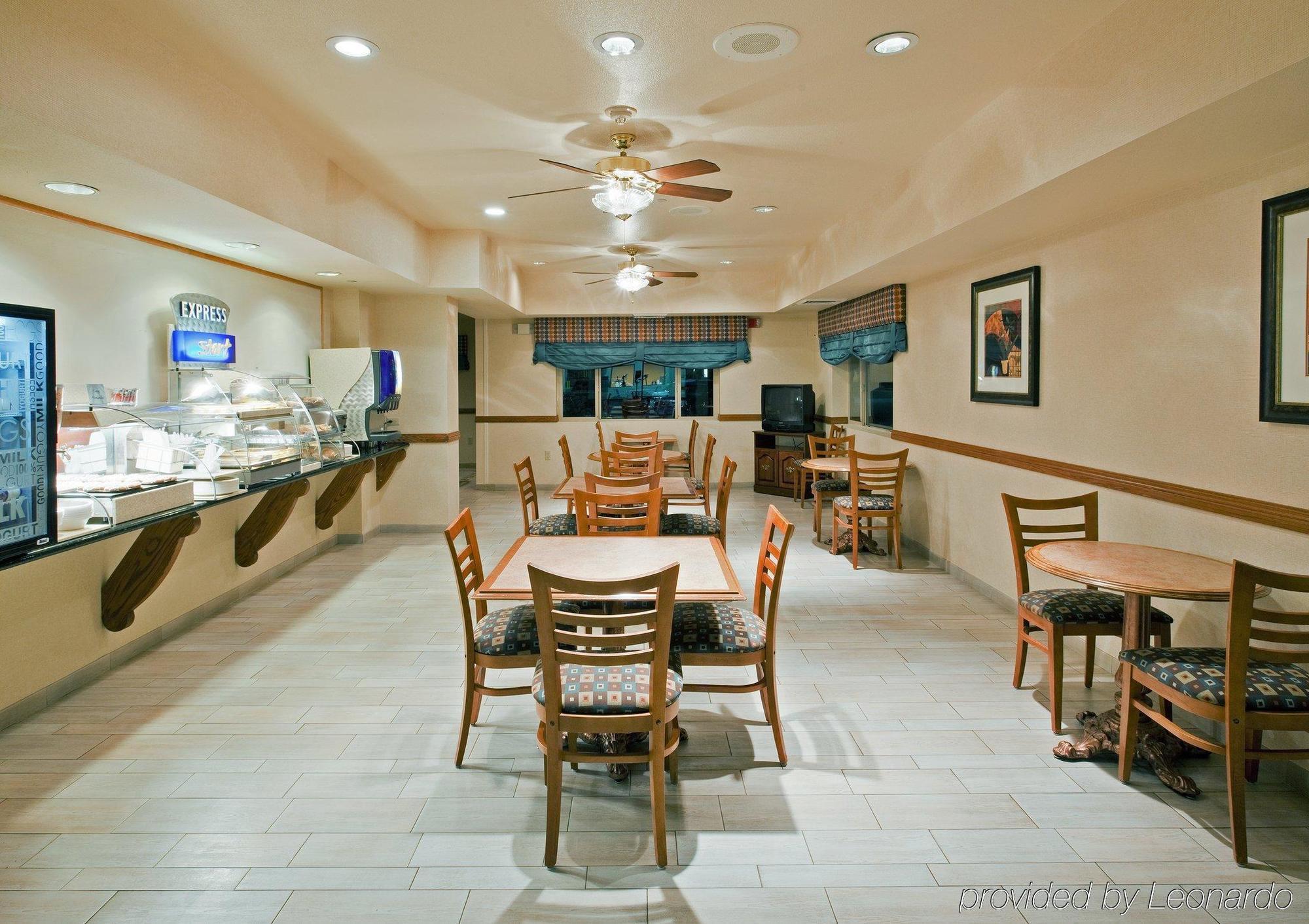 Express By Ihg 2* Fallon