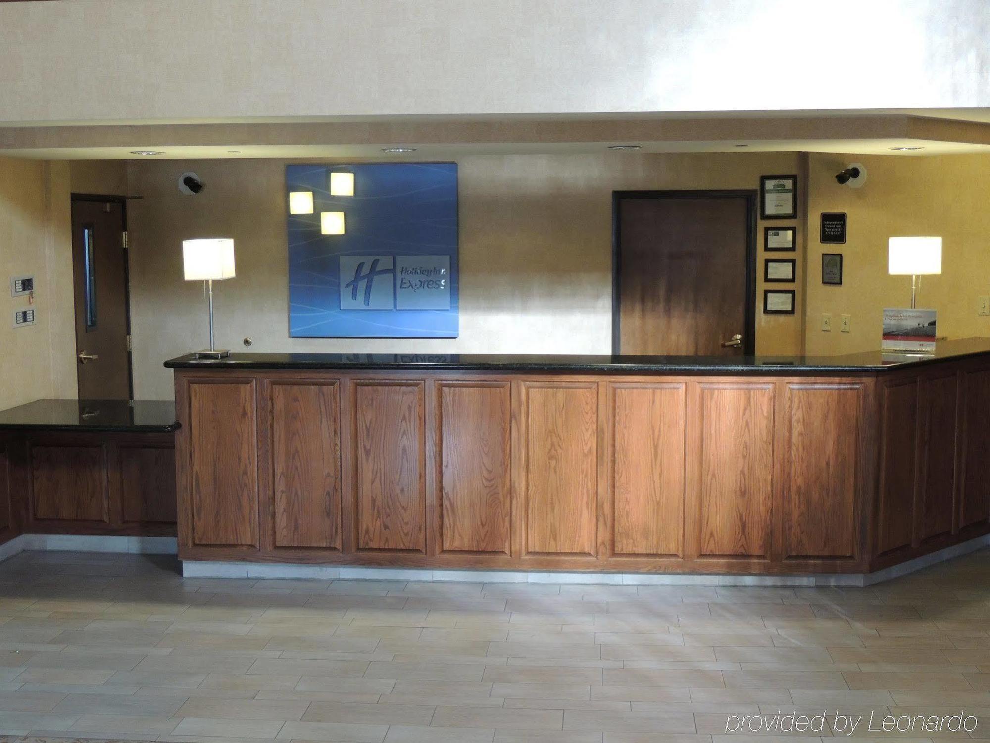 Express By Ihg Hotel 2*