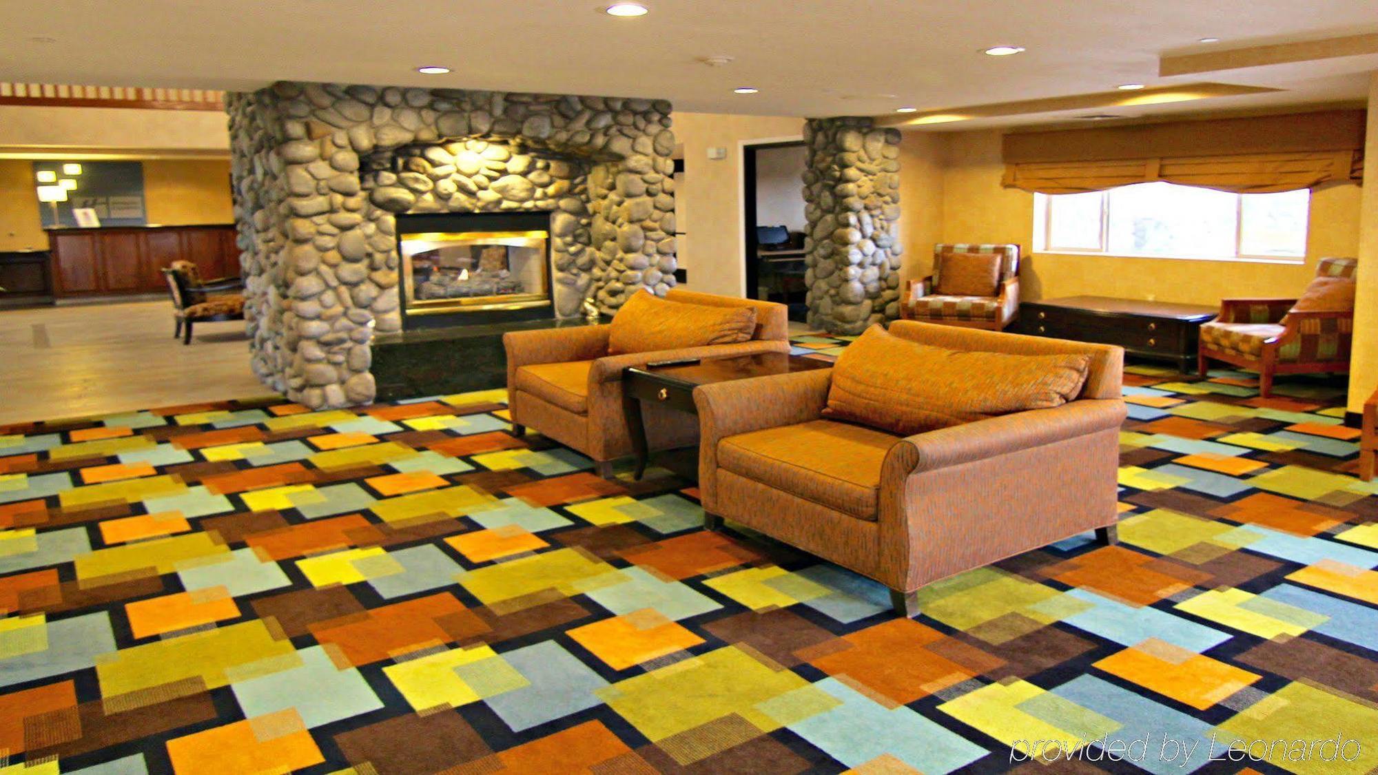 Hotel Express By Ihg Fallon
