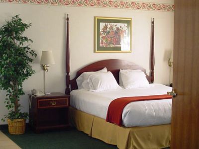 Express By Ihg Hotel Fallon